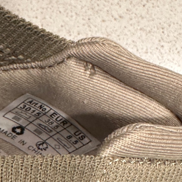 Shoes - Picture 7 of 7